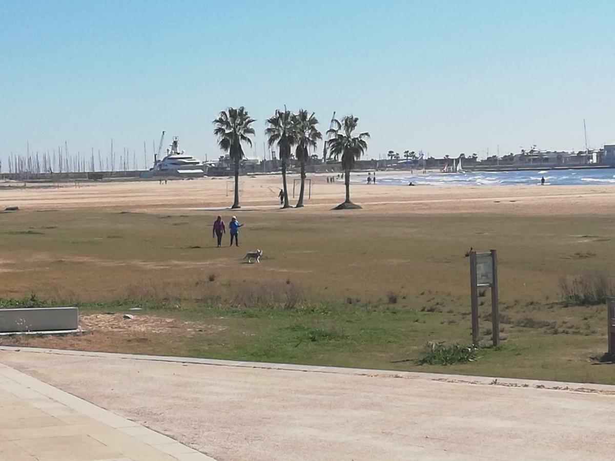 Vilanova-Beach Vilanova i la Geltrú Exterior foto